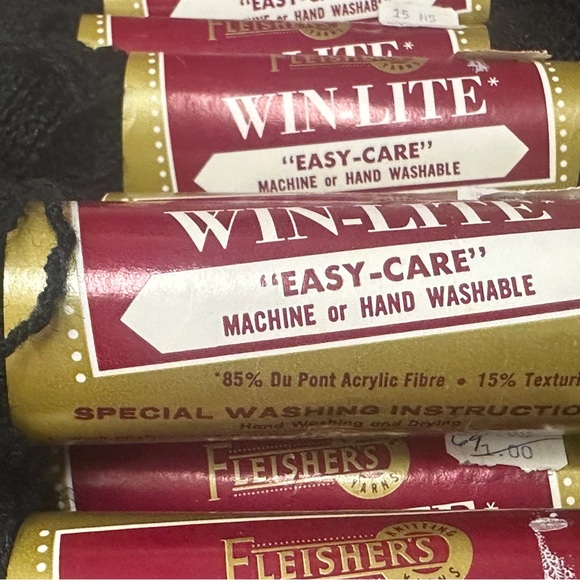 VINTAGE YARN:  19 SKEINS - FLEISHER’S WIN-LITE EASY-CARE YARN…….BLACK🖤🖤🖤🖤 - Picture 3 of 15